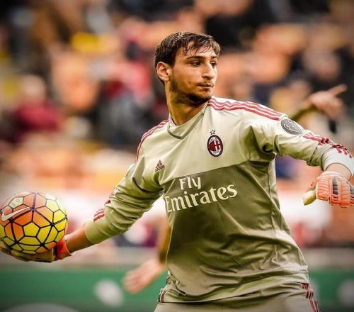 日职联半场：莱奥建功，知念庆破门被吹，鹿岛1-0横滨水手