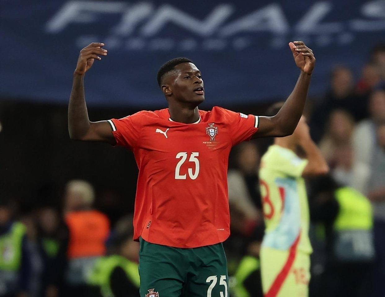 药厂新星马扎：我想踢世界杯，所以我放弃德国选择阿尔及利亚