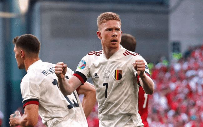 康宁汉姆半场爆发，高效输出助力球队胜利（康宁汉姆半场发威，高效发挥助球队取胜）